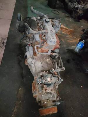 জাপানি ট্রাকের যন্ত্রাংশ ব্যবহৃত ট্রান্সমিশন সহ ইঞ্জিন ভাল অবস্থায় ISUZU PICK UP/NKR 4JB1 4JB1T বিক্রয়ের জন্য Isuzu ব্যবহৃত যন্ত্রাংশ